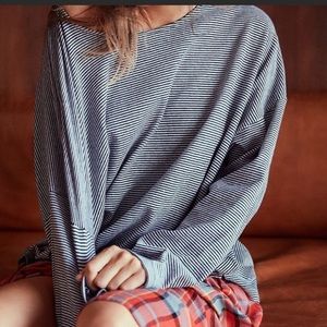 NWOT Urban Outfitters striped oversized top❤